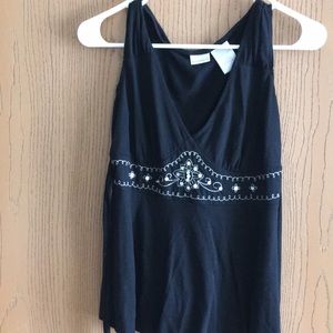 Black tank top w/design